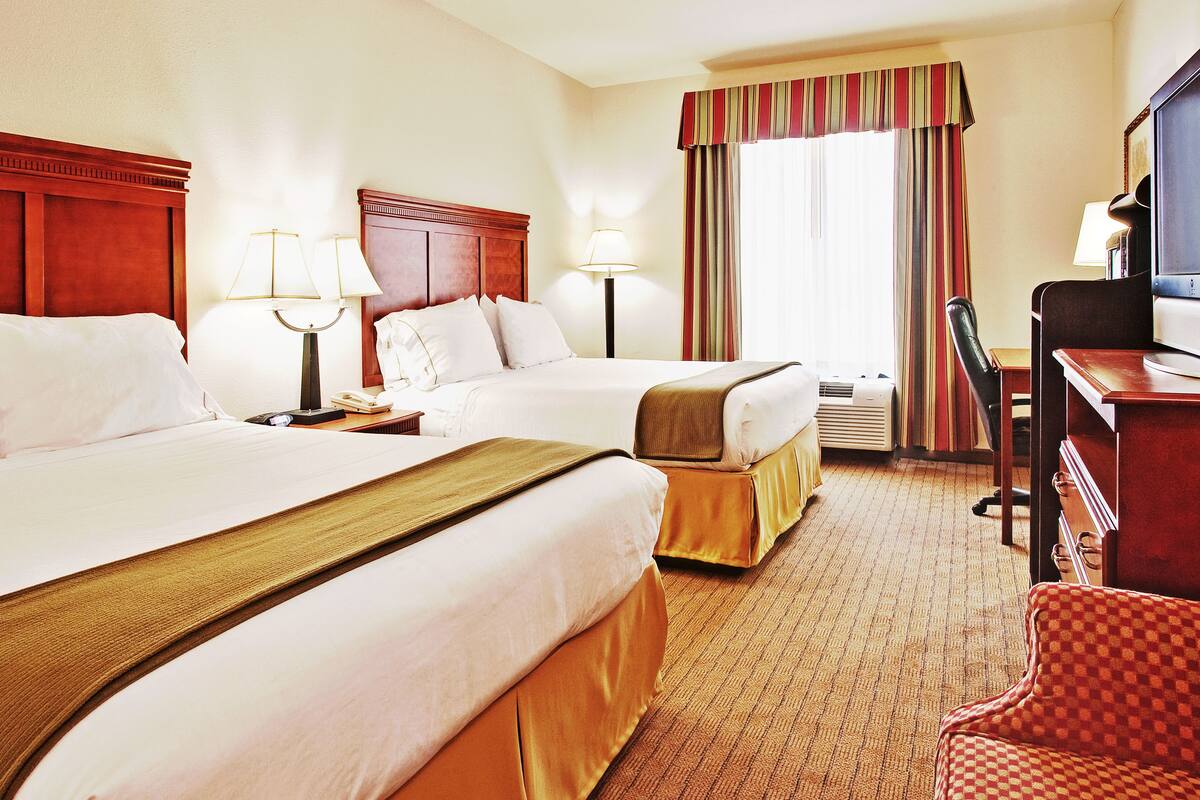 standard room, 2 queen beds | desk, iron/ironing board, free wifi, bed sheets