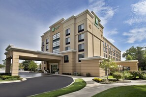 Standard Room | Exterior - Holiday Inn & Suites Ann Arbor Univ Michigan Area by IHG (Ann Arbor)
