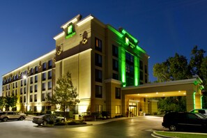 Exterior - Holiday Inn & Suites Ann Arbor Univ Michigan Area by IHG (Ann Arbor)