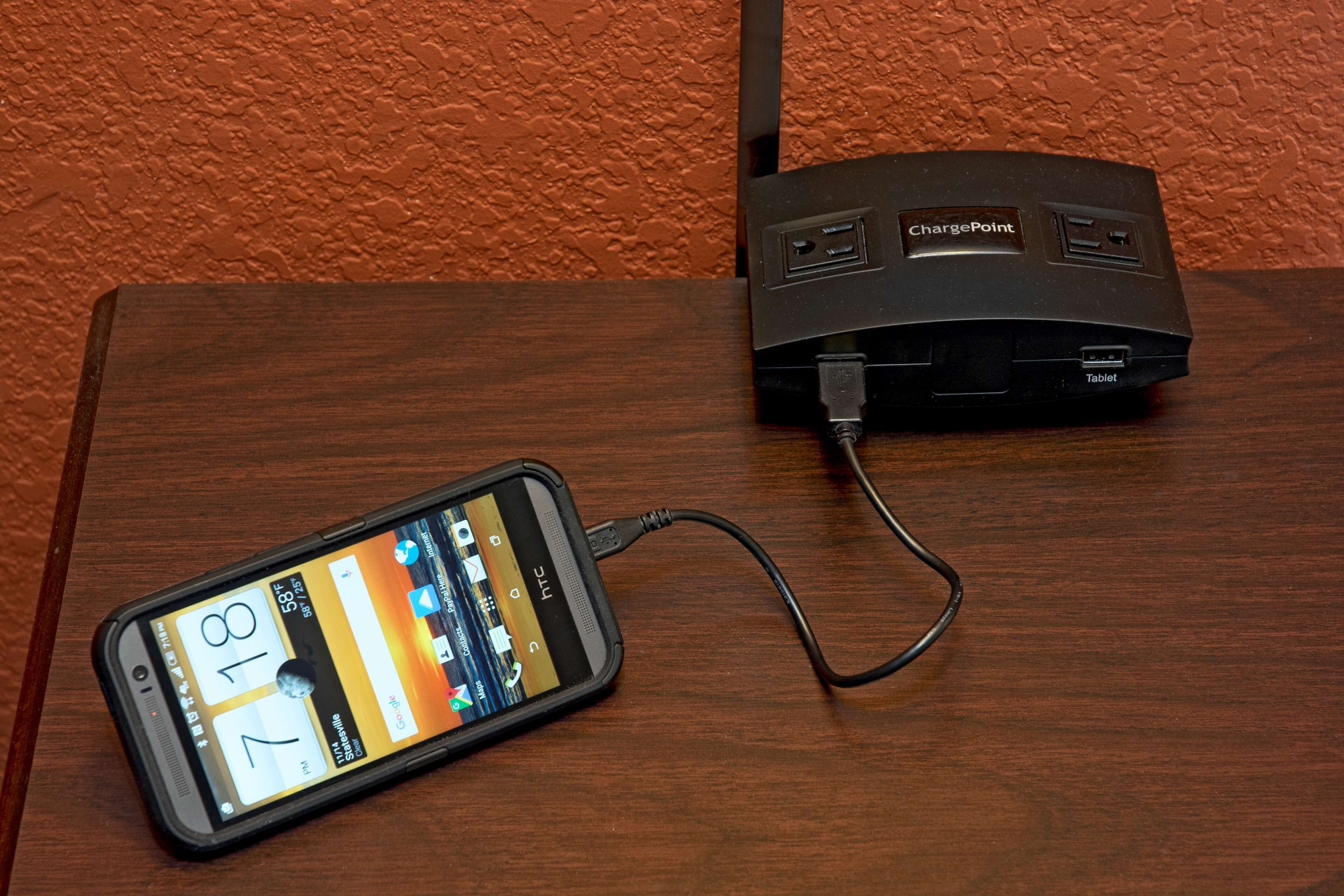 in-room safe, desk, laptop workspace, blackout curtains