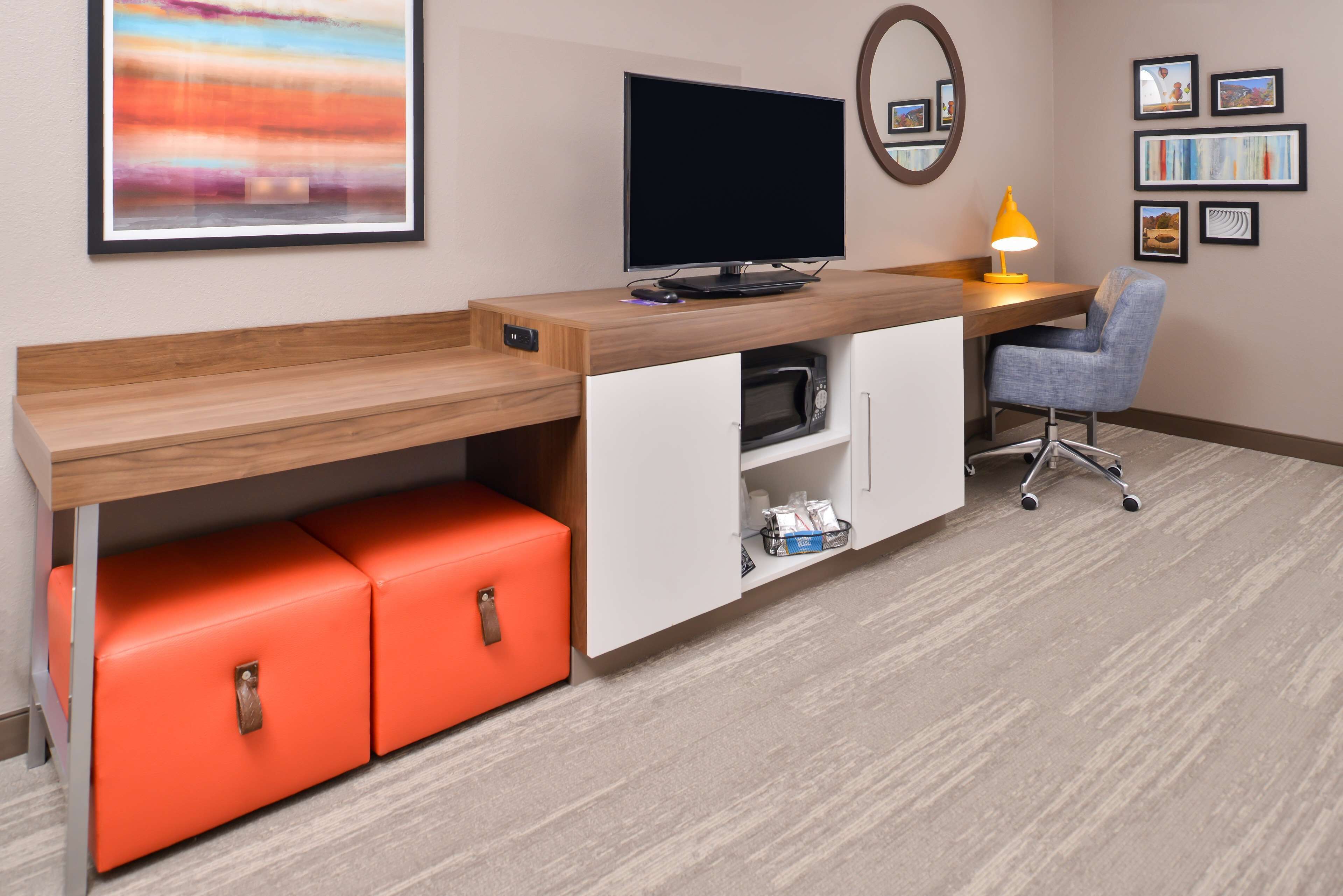 in-room safe, desk, laptop workspace, blackout curtains