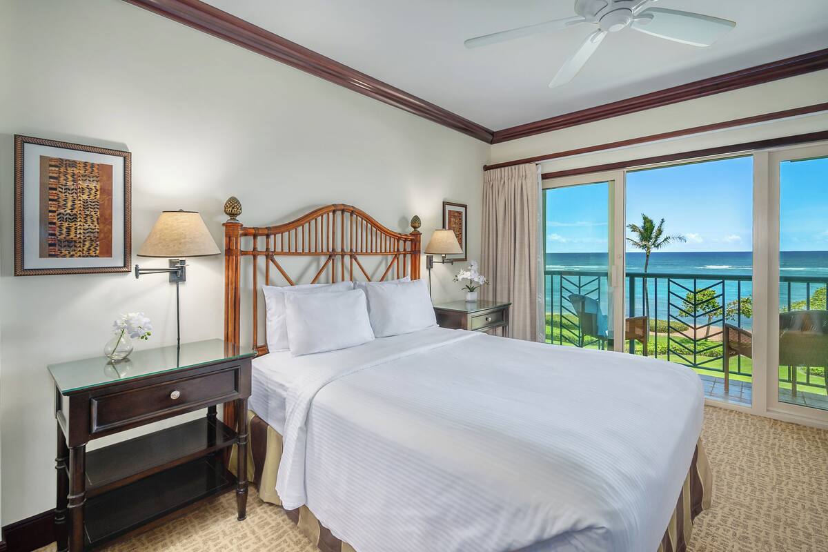 รอยัลคอนโด, 2 ห้องนอน, ริมทะเล (3 Bath) | ตู้นิรภัยในห้องพัก, พื้นที่ทำงานแบบใช้แล็ปท็อป, ผ้าม่านกันแสง