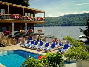 Outdoor pool, sun loungers