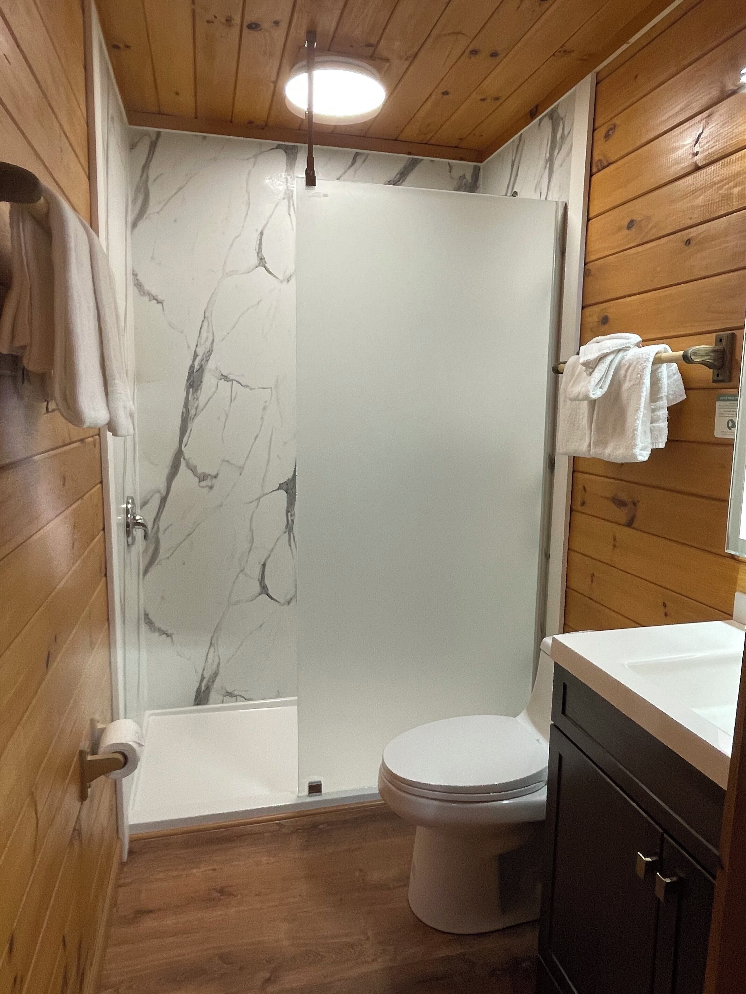 Photo - Lake Crest Inn