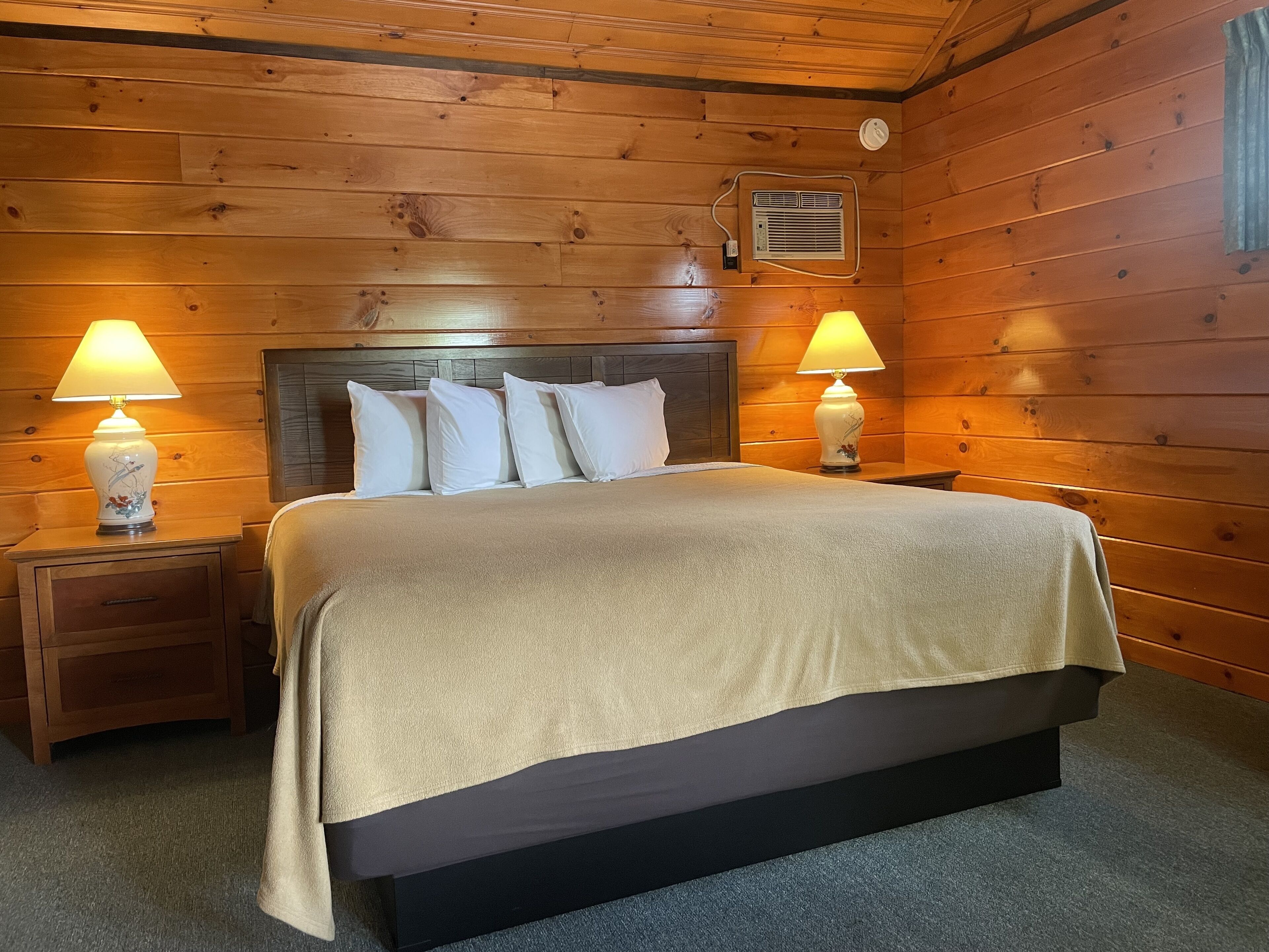 Photo - Lake Crest Inn