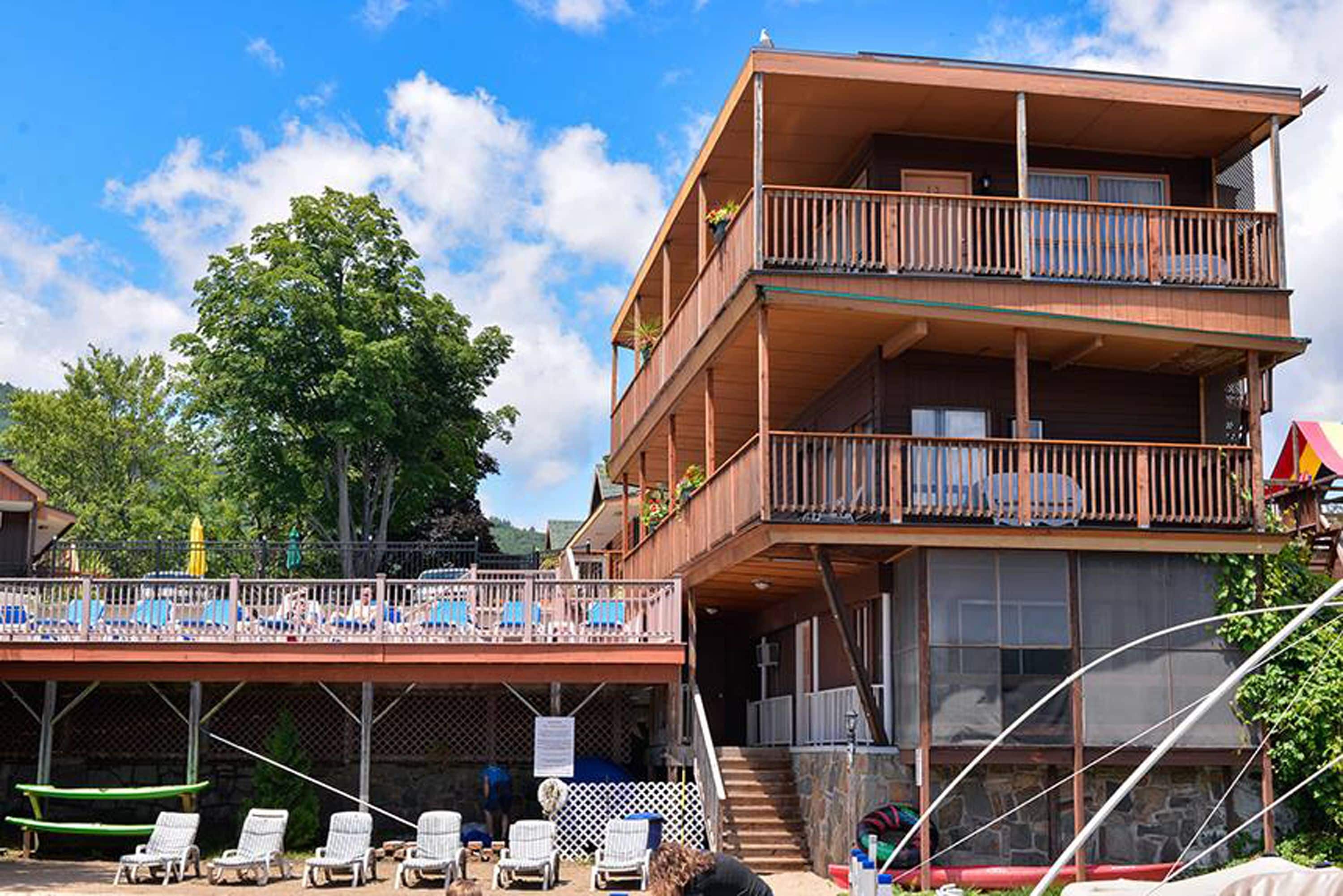 Photo - Lake Crest Inn