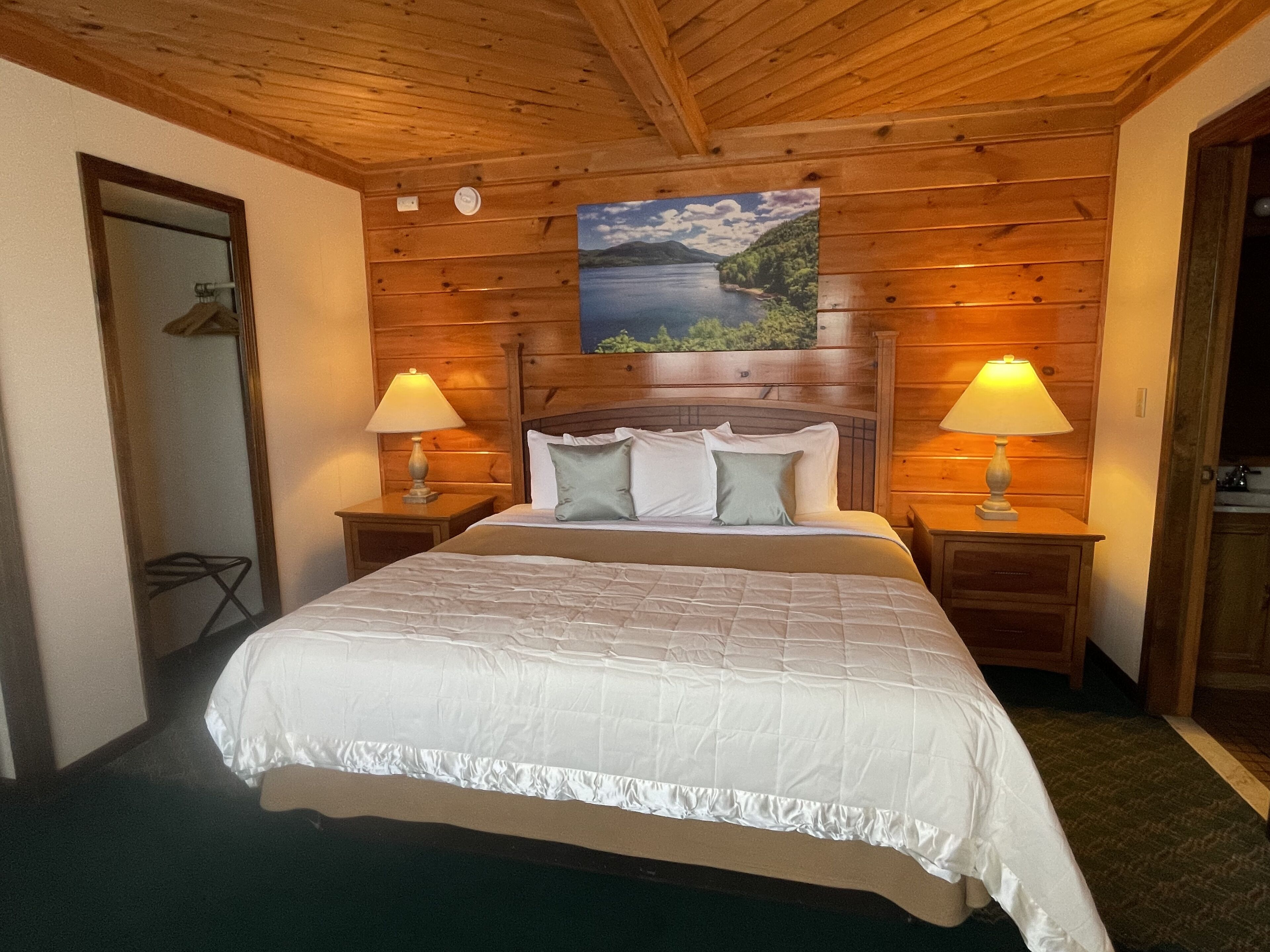 Photo - Lake Crest Inn