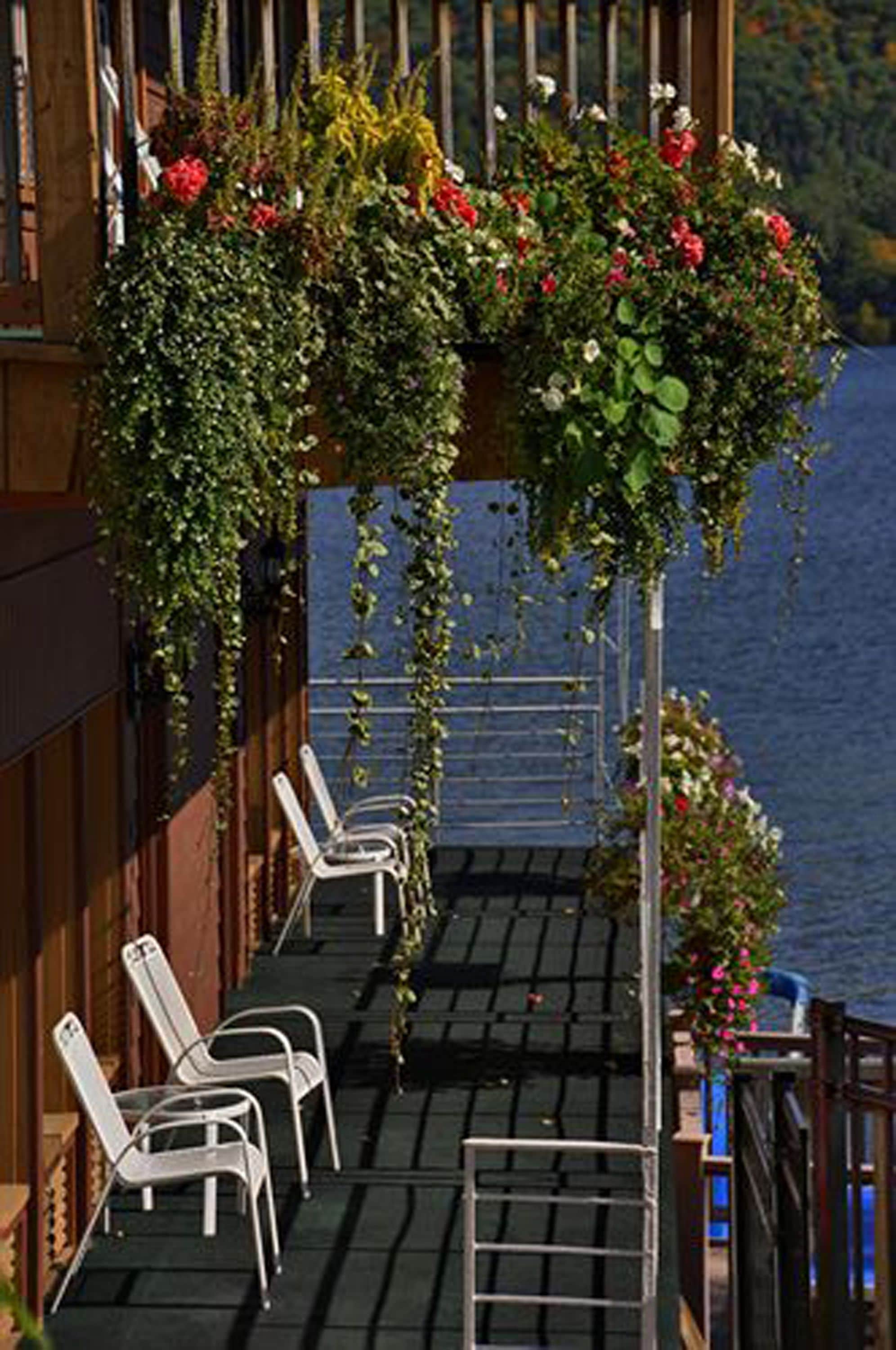 Photo - Lake Crest Inn