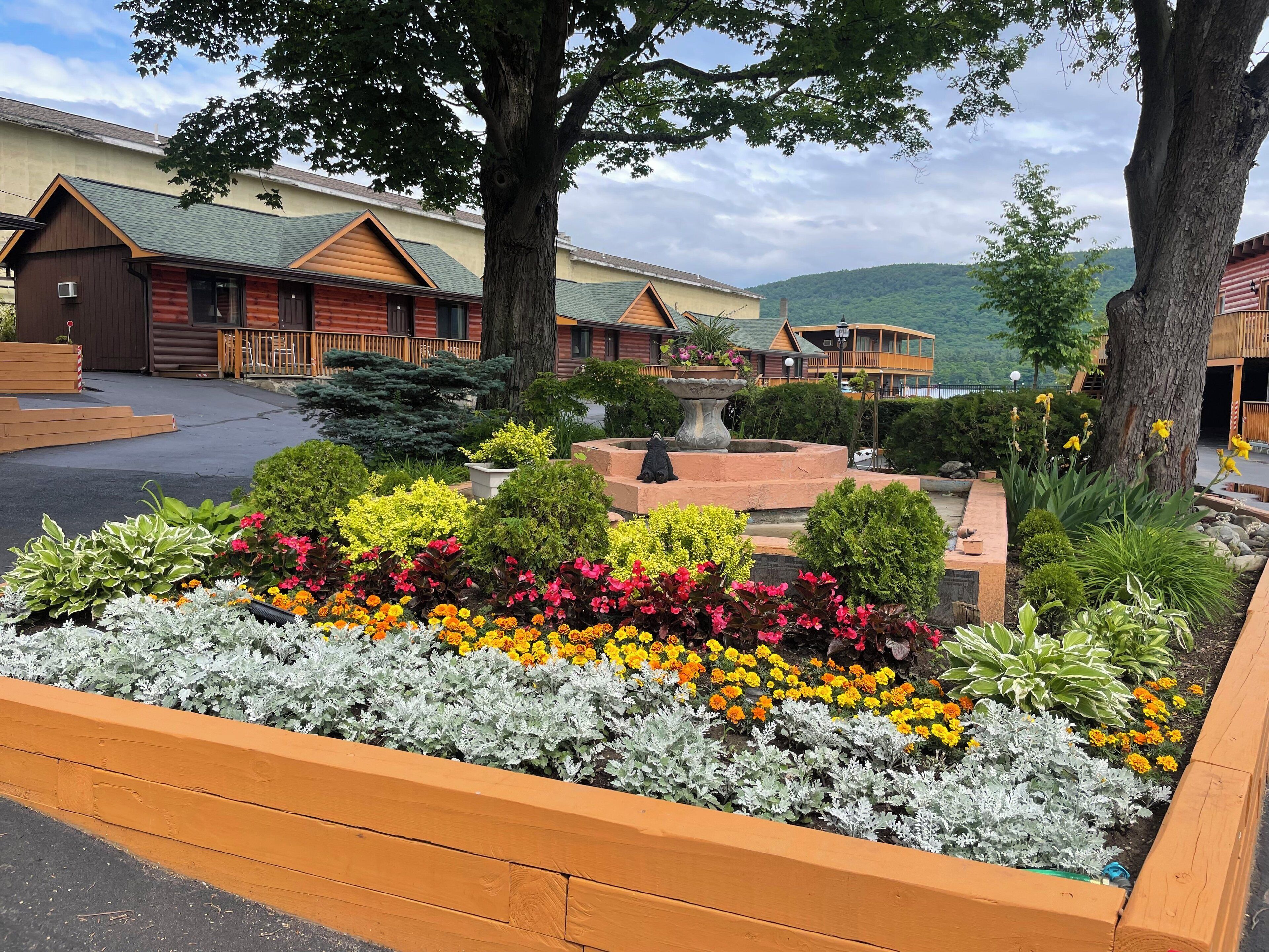 Photo - Lake Crest Inn