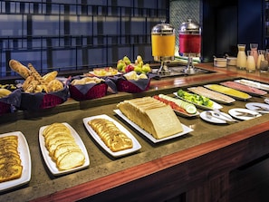 Breakfast, lunch, dinner served; international cuisine