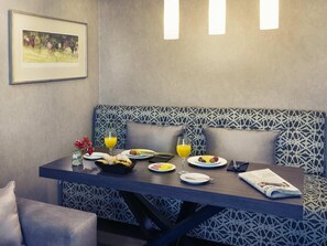Junior Suite, 1 Queen Bed | Down comforters, Tempur-Pedic beds, minibar, in-room safe - Mercure Santiago Centro (Santiago)