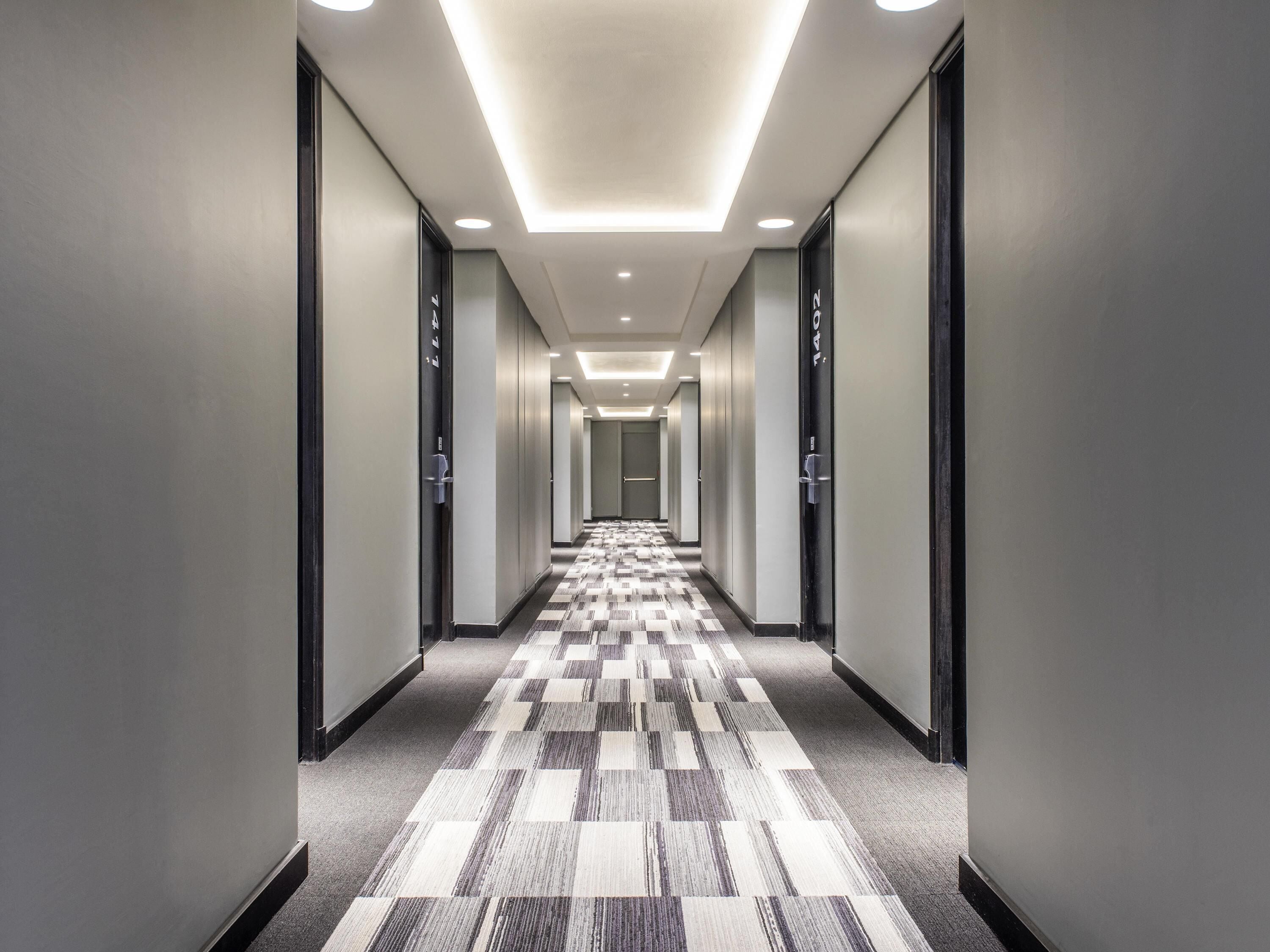 Classic Room, 2 Twin Beds | Down comforters, Tempur-Pedic beds, minibar, in-room safe