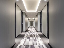 Classic Room, 2 Twin Beds | Down comforters, Tempur-Pedic beds, minibar, in-room safe