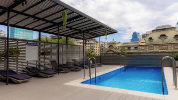 Piscina all'aperto, cabine incluse nel prezzo