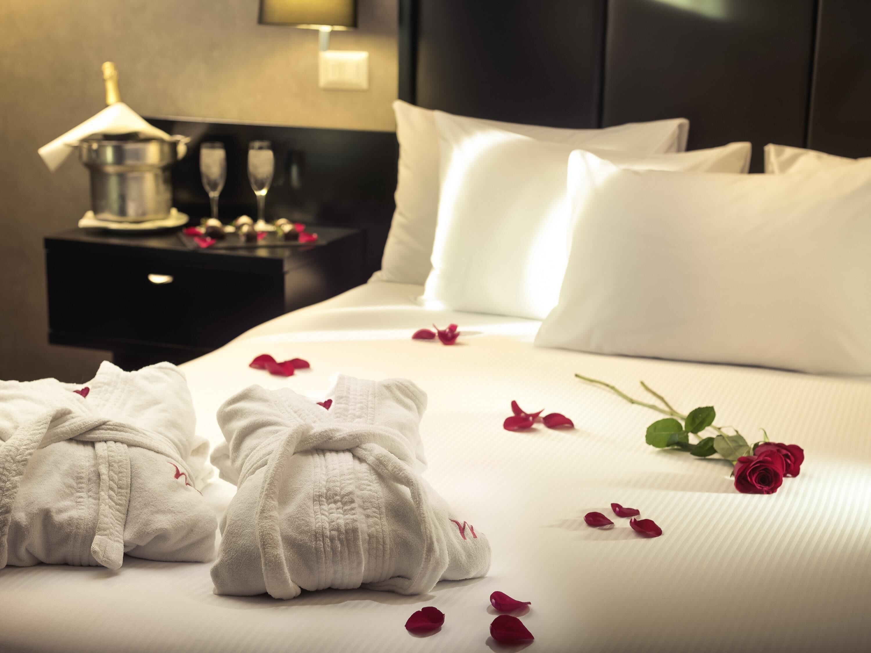 Couette en duvet d'oie, matelas Tempur-Pedic, minibar