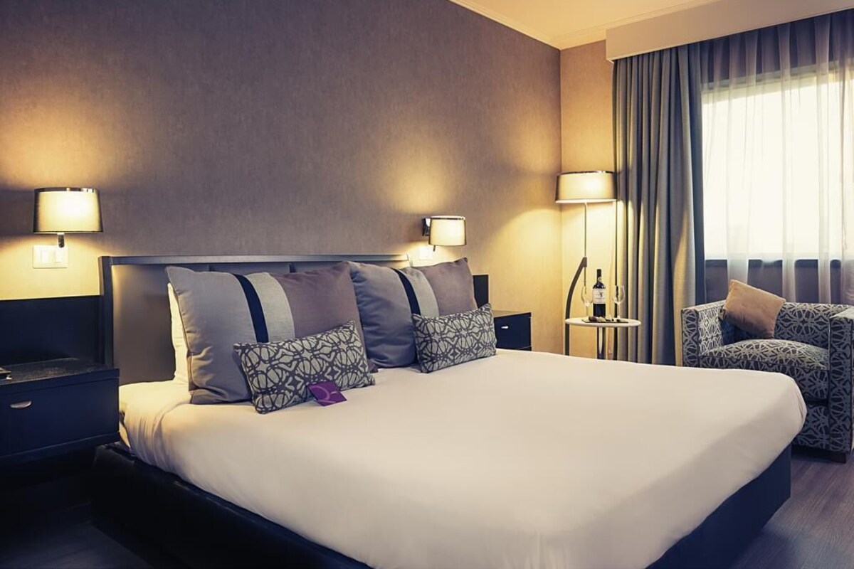Rom – classic, 1 dobbeltseng | Dundyner, Tempur-Pedic-senger, minibar og safe på rommet