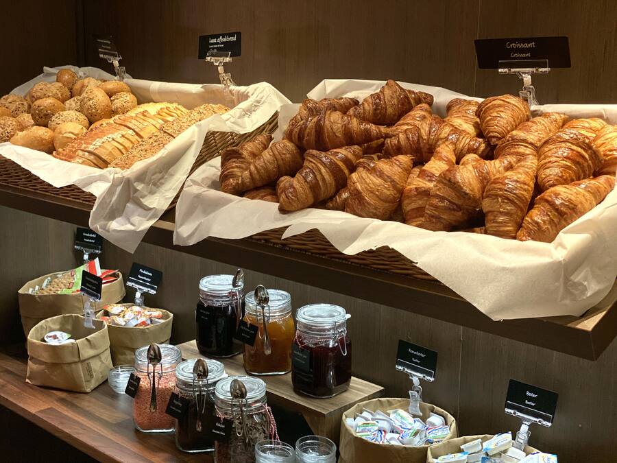 Daily buffet breakfast (EUR 17.50 per person)