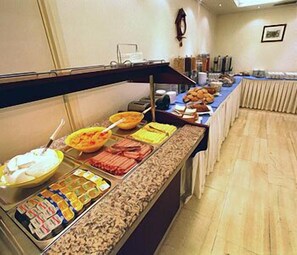 Breakfast area - Economy Hotel (Athens)
