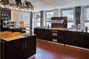 Daily buffet breakfast for a fee - Four Points Flex by Sheraton Kiel  (Kronshagen)