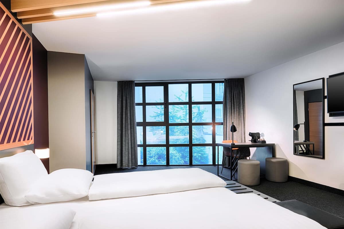 Premium-Doppelzimmer | Allergikerbettwaren, Zimmersafe, Schreibtisch, Verdunkelungsvorhänge