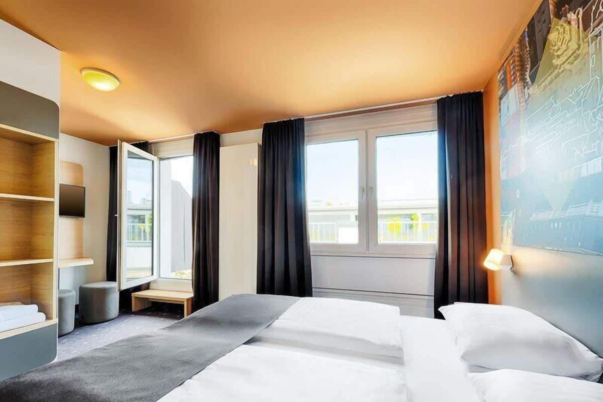 Zimmer mit französischem Bett