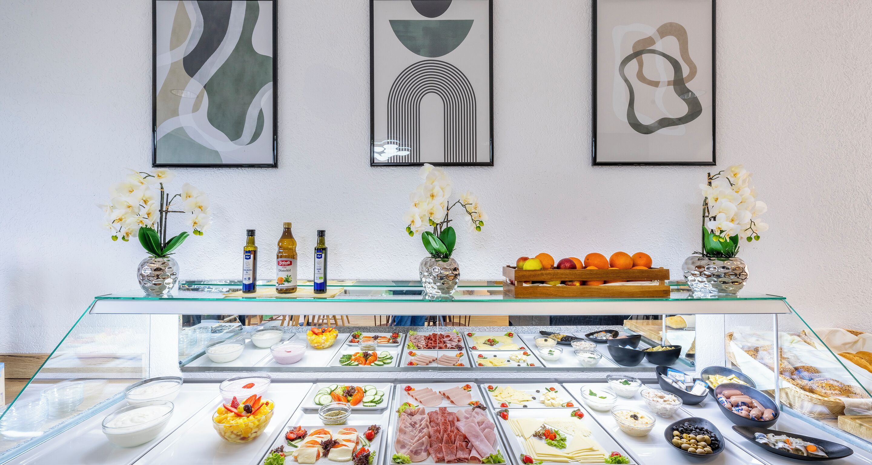 Daily buffet breakfast for a fee