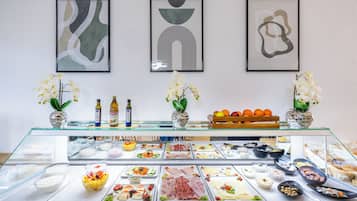 Tägliches Frühstücksbuffet gegen Gebühr