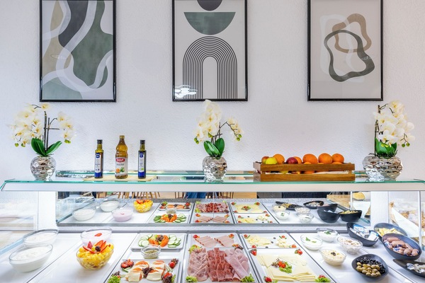 Daily buffet breakfast for a fee