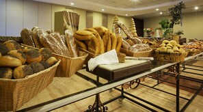 Desayuno típico de la región gratuito y diario