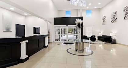 Sonesta Essential Savannah