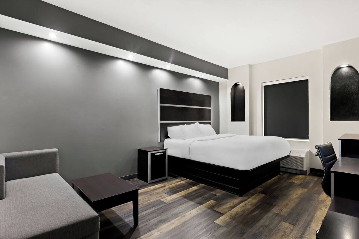 Premium bedding, pillow-top beds, in-room safe, desk