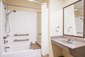 Room, 1 King Bed, Non Smoking | Bathroom
