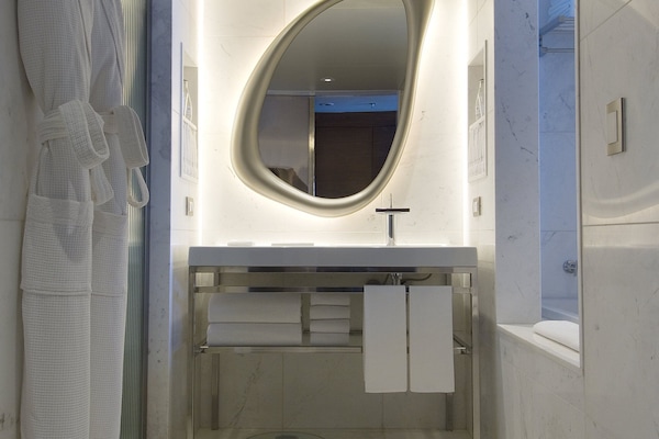 1 bedroom, minibar, in-room safe, desk
