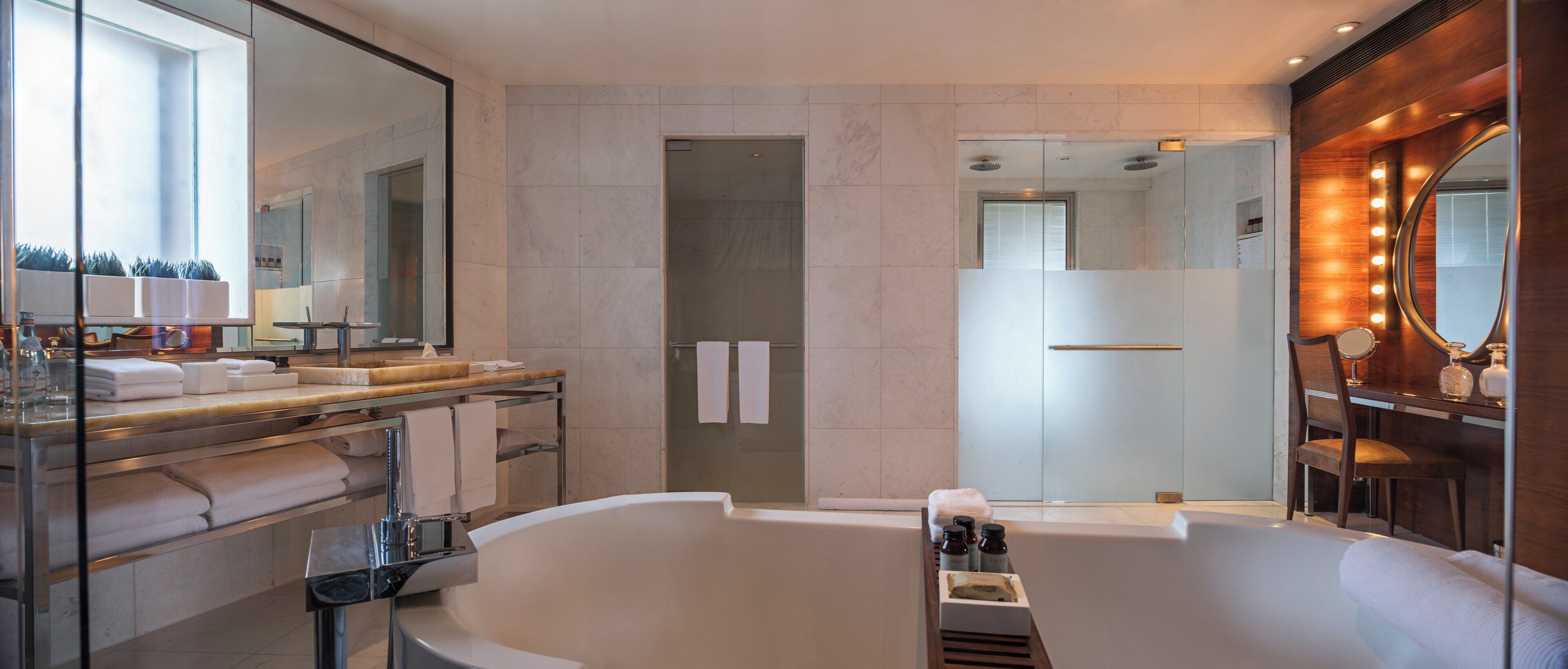 deluxe suite, 1 king bed, oceanfront | beach/ocean view