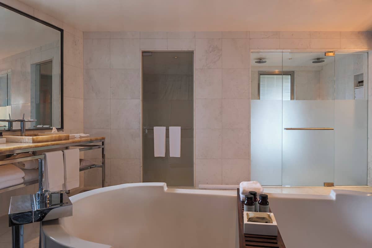 deluxe suite, 1 king bed, oceanfront | beach/ocean view