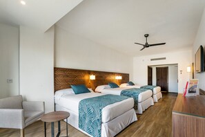 Minibar, caja fuerte, espacio para trabajar con un portátil
