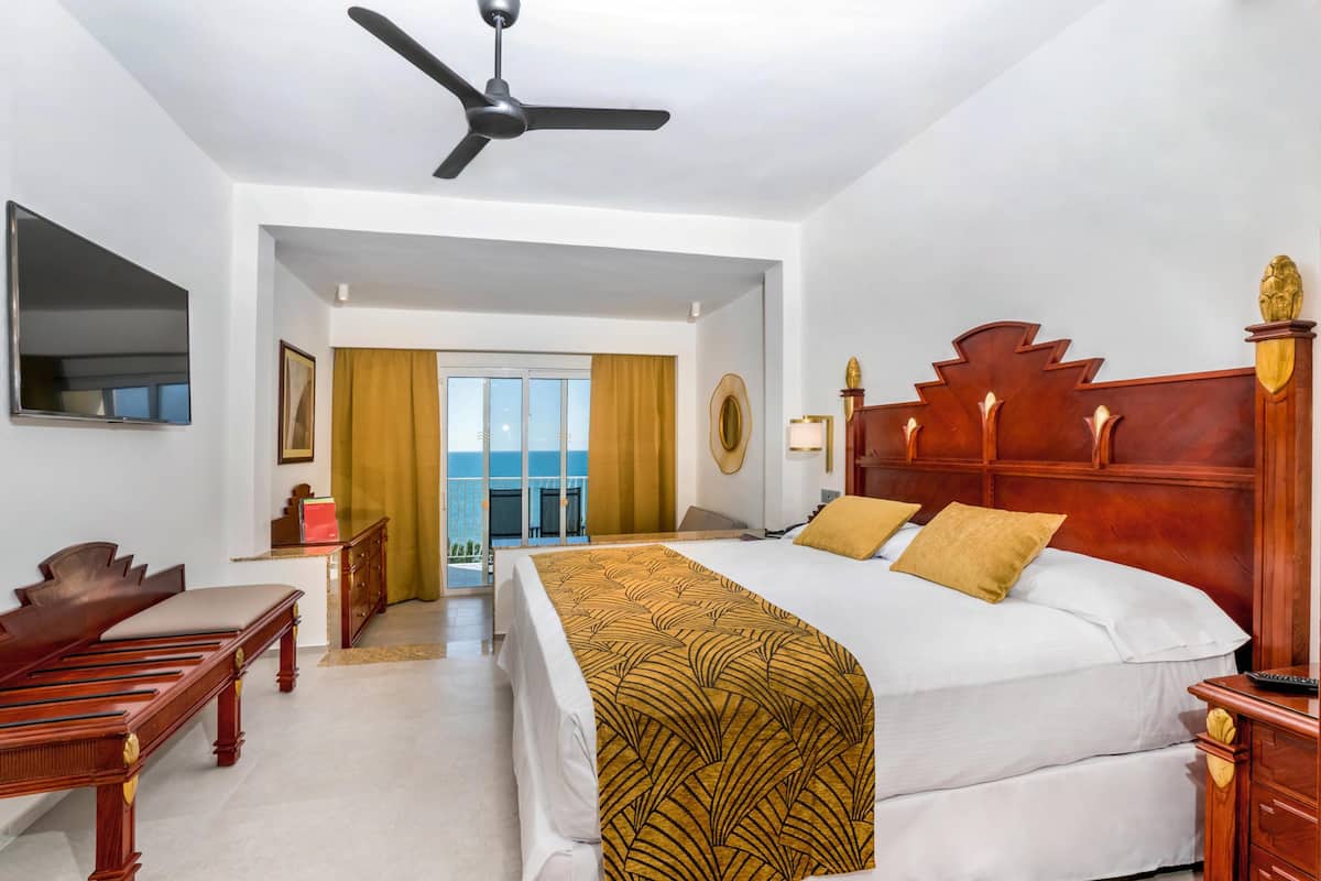 2 bedrooms, minibar, in-room safe, laptop workspace