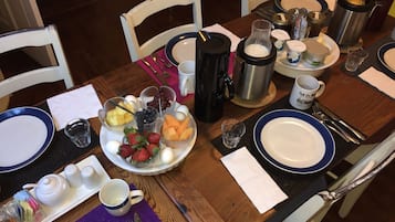 Free daily continental breakfast