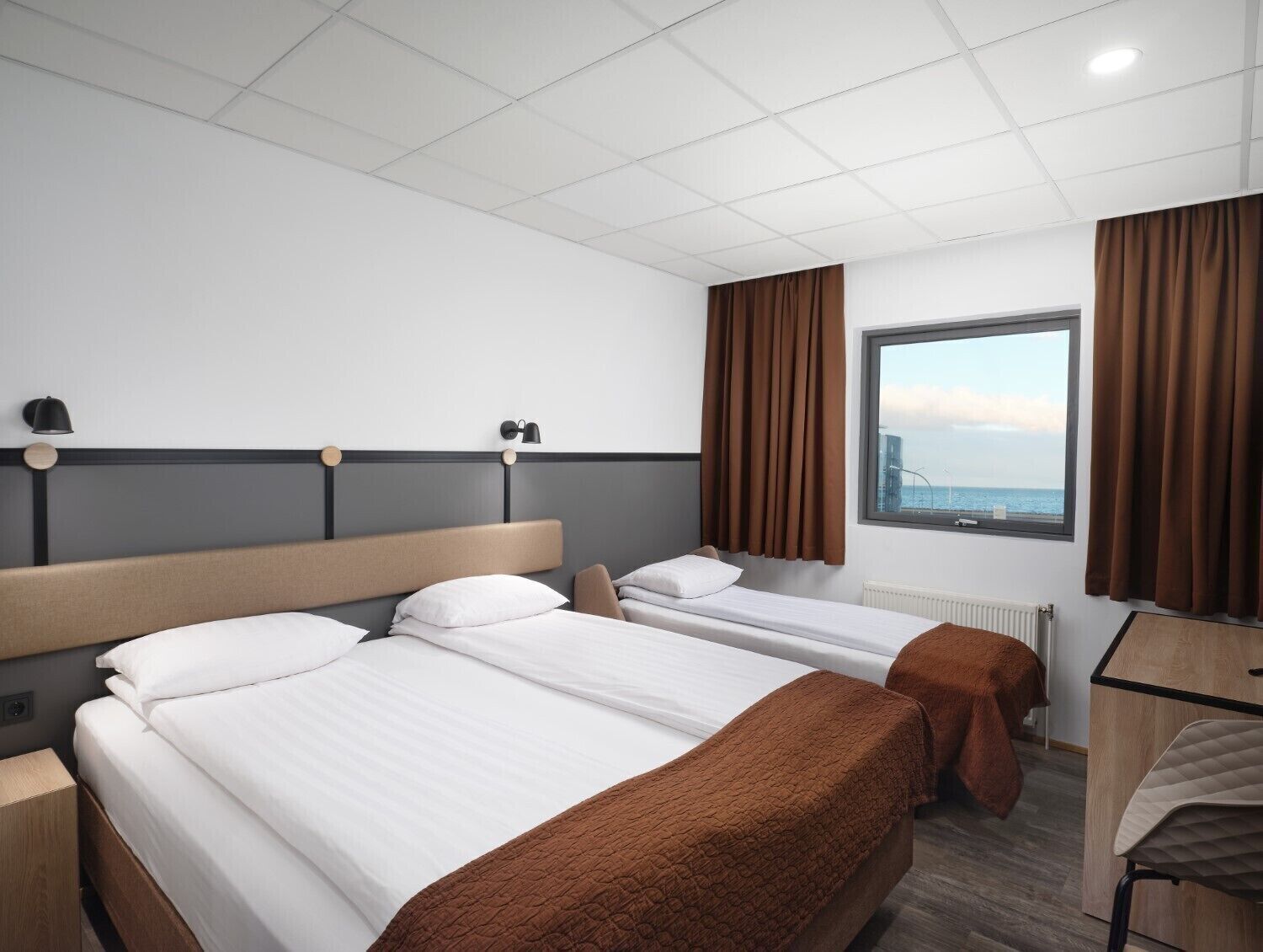 Rideaux occultants, Wi-Fi gratuit, draps fournis