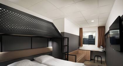 Hotel Cabin
