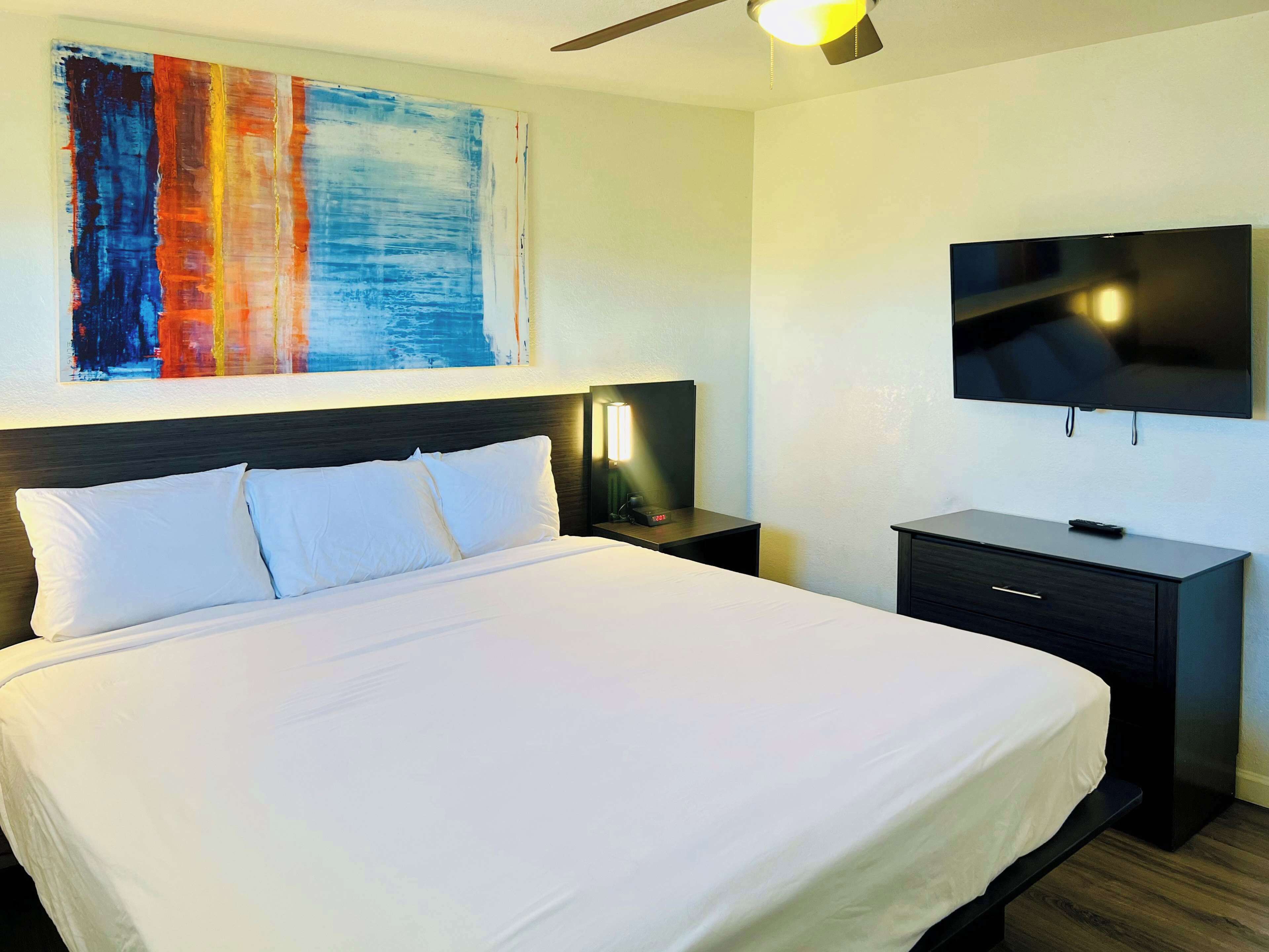 Fer et planche à repasser, Wi-Fi gratuit, draps fournis