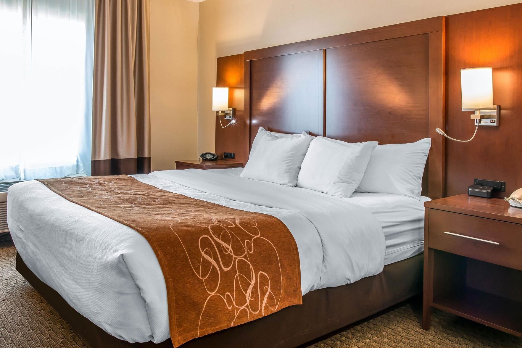 Premium bedding, desk, iron/ironing board, free cribs/infant beds