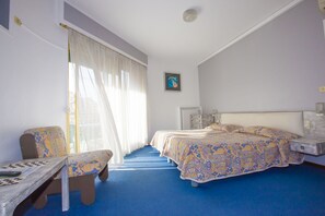Twin Room, 3 Single Beds, Ensuite