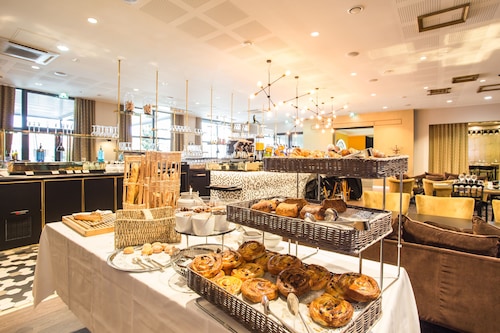 Gatsby Hotel & Restaurant by Happyculture