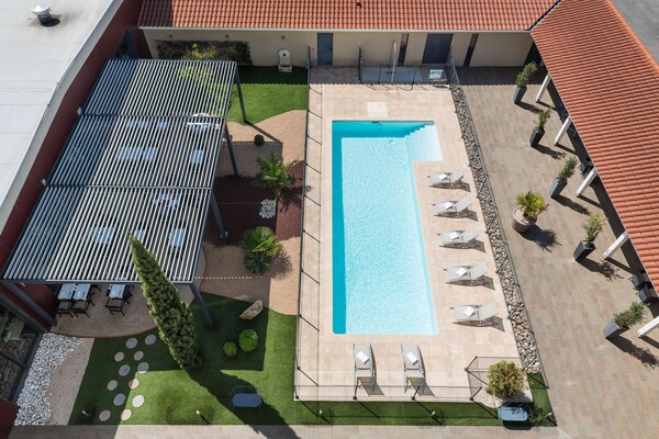 Gatsby Hotel & Restaurant By Happyculture - Bron