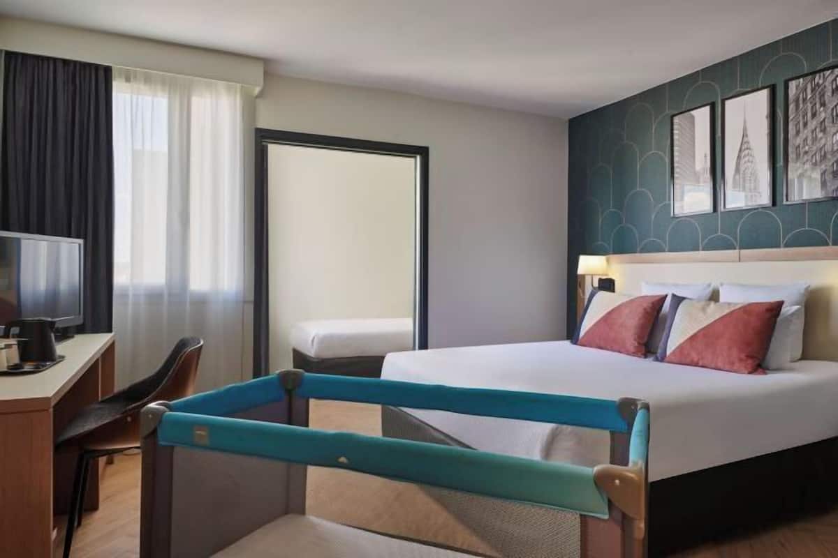 Premium bedding, desk, soundproofing, iron/ironing board