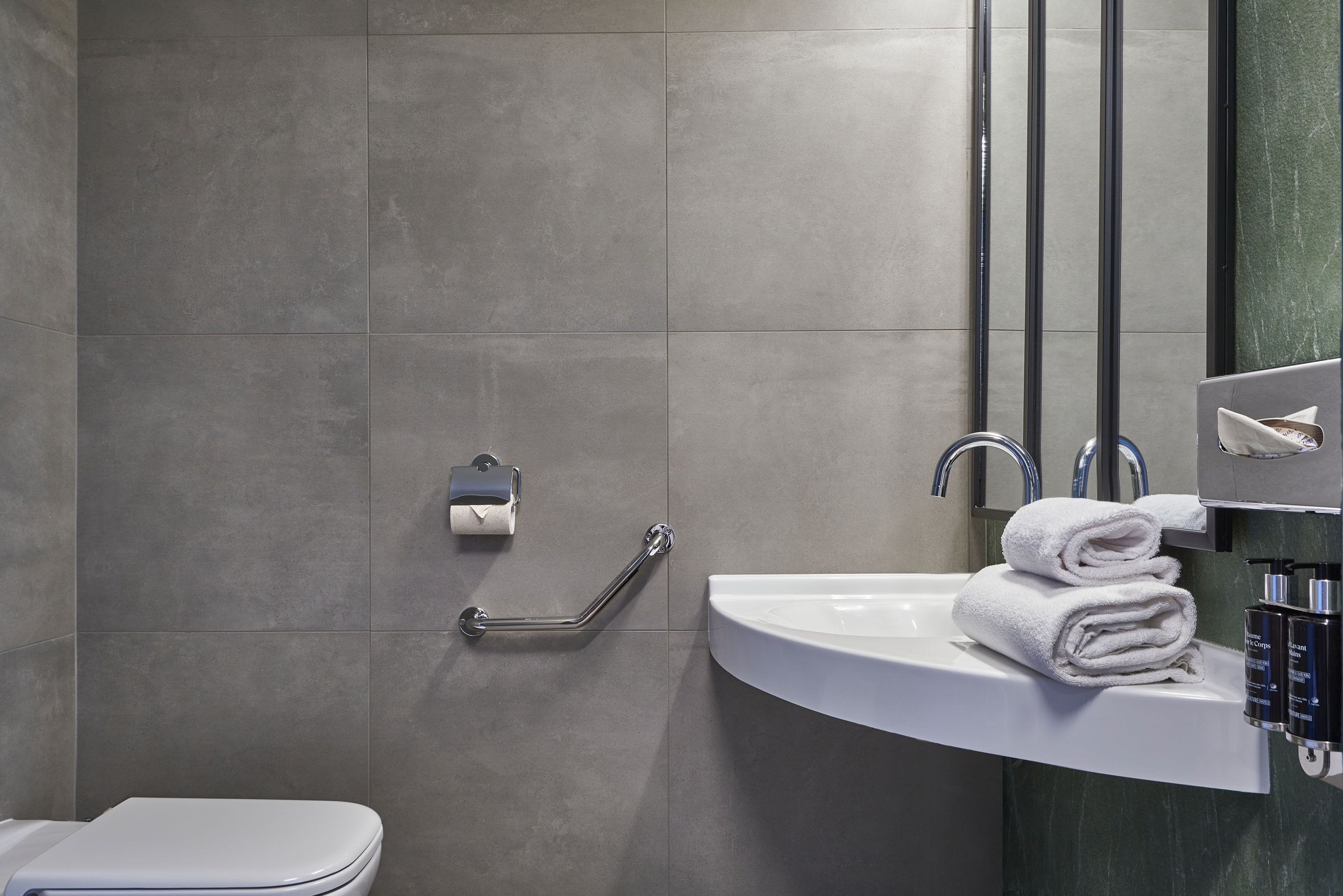 Photo - Hotel Gatsby by HappyCulture