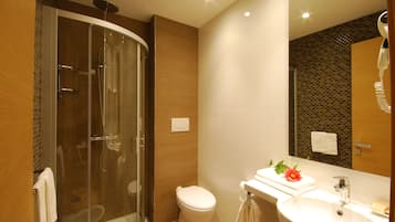 Free toiletries, hair dryer, bidet, towels