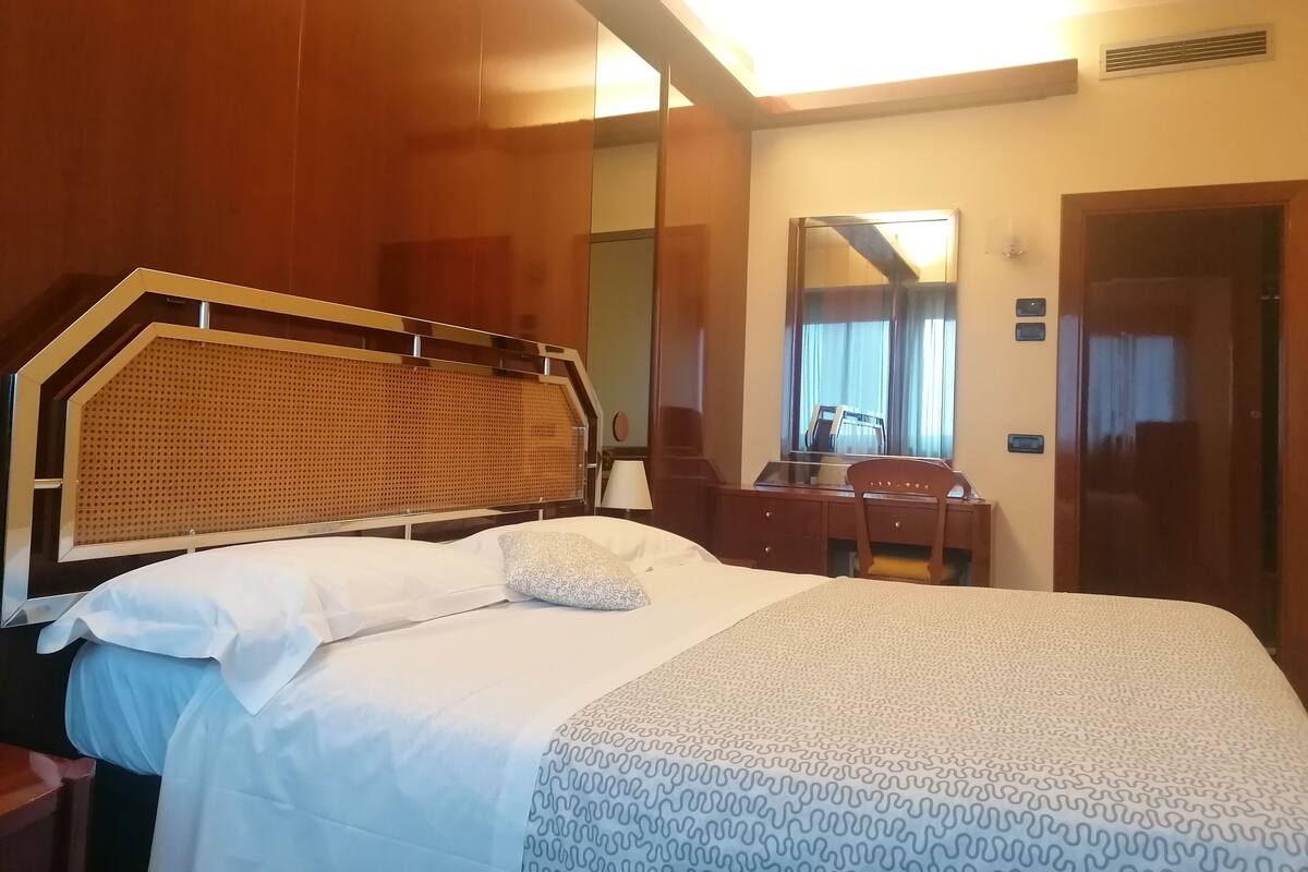 Minibar, in-room safe, desk, blackout drapes