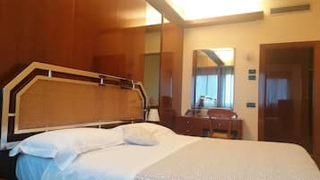 Minibar, in-room safe, desk, blackout drapes